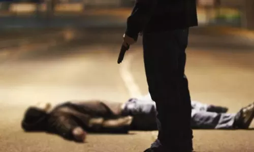 స్నేహితుడి భార్య తో అక్రమ సంబంధం.. అదేమని అడిగినందుకు హత్య! స్నేహితుడి భార్య తో అక్రమ సంబంధం.. అదేమని అడిగినందుకు హత్య!