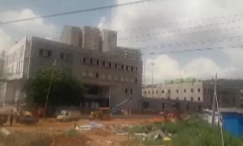 నా స్థలాన్ని కబ్జా చేసి టీడీపీ కార్యాలయం నిర్మాణం : రైతు ఆరోపణ నా స్థలాన్ని కబ్జా చేసి టీడీపీ కార్యాలయం నిర్మాణం : రైతు ఆరోపణ