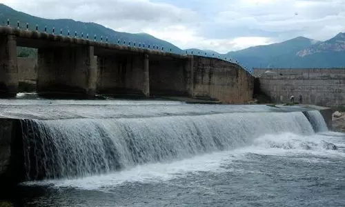 సోమశిల జలాశయంలో రెండు గేట్ల ఎత్తివేత సోమశిల జలాశయంలో రెండు గేట్ల ఎత్తివేత