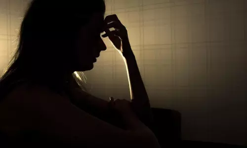 పిన్నిపై అత్యాచారానికి ప్రయత్నించిన కామాంధుడు పిన్నిపై అత్యాచారానికి ప్రయత్నించిన కామాంధుడు