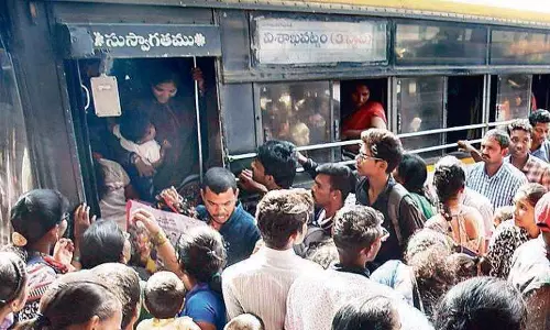 భారీగా లాభాలను ఆర్జించిన ఏపీఎస్ఆర్టీసీ భారీగా లాభాలను ఆర్జించిన ఏపీఎస్ఆర్టీసీ