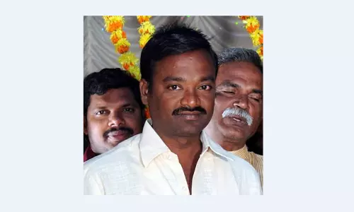 అన్నవరంలో దారుణం.. రిపోర్టర్ ను నరికి చంపారు.. అన్నవరంలో దారుణం.. రిపోర్టర్ ను నరికి చంపారు..