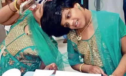 స్టేట్ హోంలో వీణా వాణి17వ జన్మదిన వేడుకలు