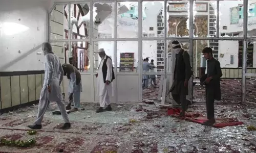 మారణహోమం : మసీదులో బాంబు పేలుడు 28మంది మృతి మారణహోమం : మసీదులో బాంబు పేలుడు 28మంది మృతి