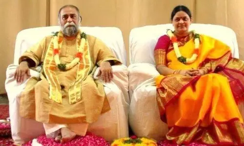 కల్కి ఆశ్రమంలో బయటపడుతున్న నగదు కల్కి ఆశ్రమంలో బయటపడుతున్న నగదు