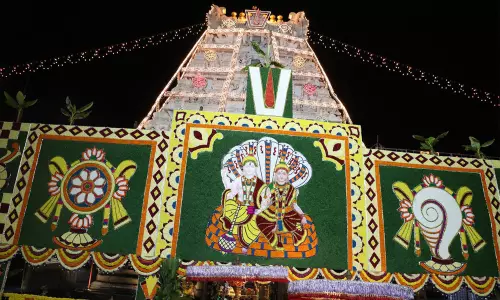 తిరుమలేశుని దర్శనానికి‌ సాధారణంగా భక్తుల రద్దీ