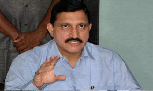 చంద్రబాబు, వైఎస్ కుటుంబాలపై సుజనా చౌదరి సంచలన వ్యాఖ్యలు చంద్రబాబు, వైఎస్ కుటుంబాలపై సుజనా చౌదరి సంచలన వ్యాఖ్యలు