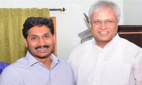 అది మనసులో ఉన్నంత కాలం మార్కులు వెయ్యలేను : ఉండవల్లి అది మనసులో ఉన్నంత కాలం మార్కులు వెయ్యలేను : ఉండవల్లి