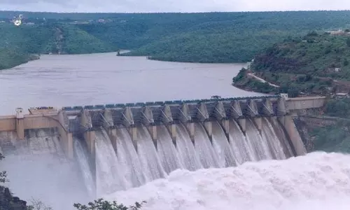 రికార్డు సృష్టించిన శ్రీశైలం జలాశయం.. 30 ఏళ్లలో ఇదే తొలిసారి..