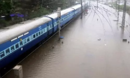 ఏపీలో భారీవర్షాల కారణంగా పలు రైళ్లు రద్దు