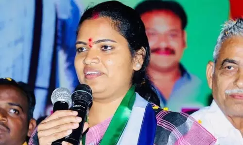 వైసీపీ ఎమ్మెల్యే రజని కాల్ రికార్డును బయటపెట్టి చిక్కుల్లో పడ్డ హెడ్మాస్టర్