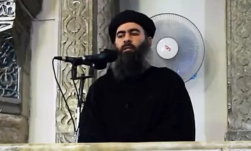 ఐసిస్ అగ్ర నేత అబుబకర్ అలీ హతమైనట్టు వార్తలు.. భారీ సంఘటన జరిగిందంటూ ట్రంప్ ట్వీట్ ఐసిస్ అగ్ర నేత అబుబకర్ అలీ హతమైనట్టు వార్తలు.. భారీ సంఘటన జరిగిందంటూ ట్రంప్ ట్వీట్