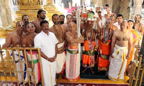 శ్రీవారికి దీపావళి ప్రత్యేక ఆస్థానాన్ని నిర్వహించిన టీటీడీ