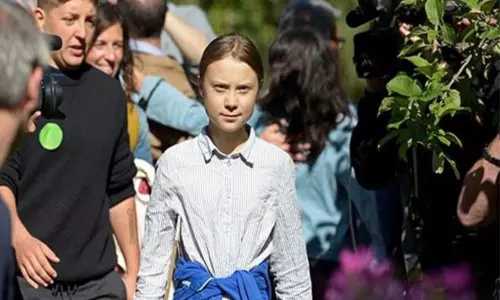 అవార్డులు వద్దు పర్యావరణాన్ని పరిరక్షించండి చాలు