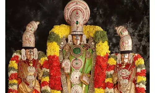 తిరుమల క్షేత్రంలో భారీగా భక్తుల రద్దీ, శ్రీవారి దర్శనానికి 16 గంటలు