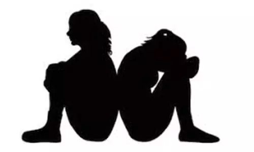 సంతలో పశువులని కాదు... అమ్మాయిలను అమ్ముతున్నారు