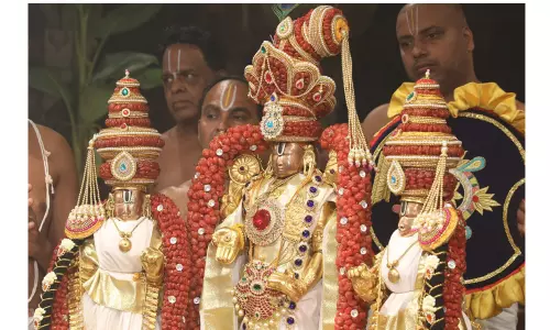 తిరుమలలో గణనీయంగా పెరిగిన భక్తుల రద్దీ