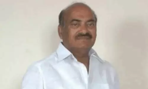 జేసీ దివాకర్ రెడ్డికి మరో షాక్.. ట్రావెల్స్ బస్సులు సీజ్! జేసీ దివాకర్ రెడ్డికి మరో షాక్.. ట్రావెల్స్ బస్సులు సీజ్!