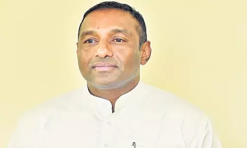 ఆ పరిశ్రమలు వెళ్లిపోవడం అవాస్తవం.. అందువల్లే సందిగ్ధత : మంత్రి గౌతంరెడ్డి ఆ పరిశ్రమలు వెళ్లిపోవడం అవాస్తవం.. అందువల్లే సందిగ్ధత : మంత్రి గౌతంరెడ్డి