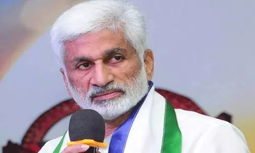 దేవాన్ష్ ను తెలుగుమీడియంలో చదివిస్తామని చెప్పండి చూద్దాం? : ఎంపీ విజయసాయిరెడ్డి దేవాన్ష్ ను తెలుగుమీడియంలో చదివిస్తామని చెప్పండి చూద్దాం? : ఎంపీ విజయసాయిరెడ్డి