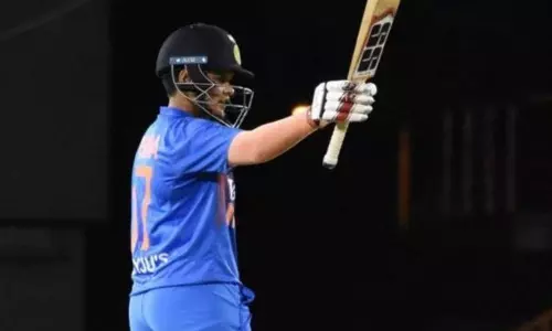 రోహిత్ శర్మ రికార్డు బద్దలు కొట్టిన షెఫాలీ వర్మ