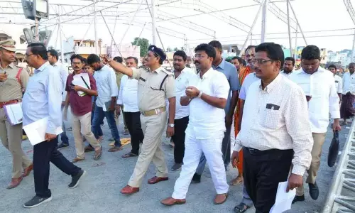 బాలల దినోత్సవం సందర్భంగా ఒంగోలులో నాడు-నేడు కార్యక్రమం ప్రారంభం బాలల దినోత్సవం సందర్భంగా ఒంగోలులో నాడు-నేడు కార్యక్రమం ప్రారంభం