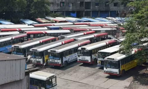 Tsrtc Strike : జేఏసీ పిలుపు.. రాష్ట్ర వ్యాప్తంగా బైక్ ర్యాలీలు Tsrtc Strike : జేఏసీ పిలుపు.. రాష్ట్ర వ్యాప్తంగా బైక్ ర్యాలీలు