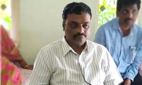 జేసీ దివాకర్రెడ్డి మాజీ పీఏ ఇంటిపై ఏసీబీ దాడులు జేసీ దివాకర్రెడ్డి మాజీ పీఏ ఇంటిపై ఏసీబీ దాడులు