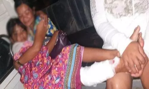 మొసలి బారి నుంచి తన చెల్లెలిని కాపాడిన 15 ఏళ్ల బాలుడు