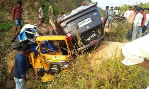 road accident nizamabad