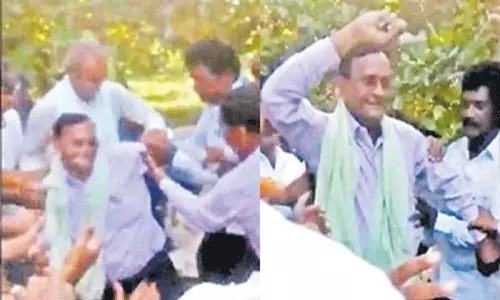 వైసీపీ ఎన్నికల ప్రచారం పాటలు.. డ్యాన్స్‌లతో ఇరగదీసిన తహసీల్దార్