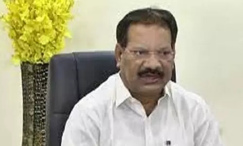 ఇంగ్లీష్ విద్యను మతానికి లింకు పెట్టడం తప్పు : టీడీపీ నేత