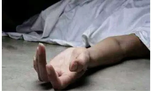 బస్సులో ప్రయాణిస్తూ గుండెపోటుతో వ్యక్తి మృతి