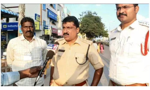 విస్తృత తనిఖీలు నిర్వహించిన ట్రాఫిక్ డిఎస్పి మల్లికార్జునరావు