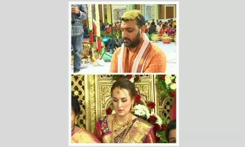 వరంగల్ అబ్బాయిని ప్రేమించి పెళ్లిచేసుకున్న ఆస్ట్రేలియా యువతి