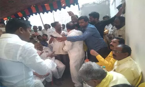 అనంతలో తెలుగుతమ్ముళ్ల మధ్య రచ్చకెక్కిన విబేధాలు