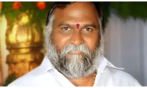 ఆర్టీసీ కార్మికుల పట్ల చిన్నచూపు తగదు-జగ్గారెడ్డి ఆర్టీసీ కార్మికుల పట్ల చిన్నచూపు తగదు-జగ్గారెడ్డి