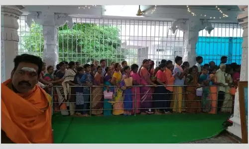 హుజూర్‌నగర్ లో  భక్తులతో కిటకిటలాడుతున్న శివాలయాలు