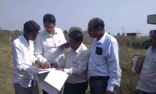 తాండూర్ లో పర్యటించిన జాయింట్ కలెక్టర్ సురేందర్ రావు