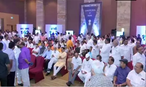 ముంబైలో కాంగ్రెస్, ఎన్సీపీ, సేన మహా బలప్రదర్శన ముంబైలో కాంగ్రెస్, ఎన్సీపీ, సేన మహా బలప్రదర్శన