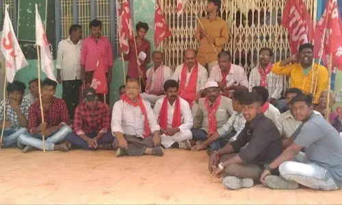 ఇళ్ల స్థలాల పై సమగ్ర విచారణ చేయాలి