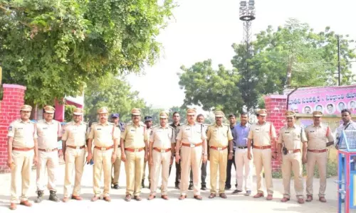 నిర్మల్ బస్ డిపో ముందు భారీ బందోబస్తు