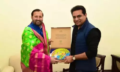 కేంద్ర మంత్రులతో కేటీఆర్ సమావేశం.. కీలక అంశాలపై చర్చ