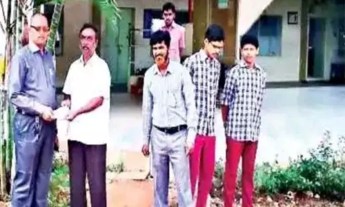 వైద్యానికి విద్యార్థుల చేయూత