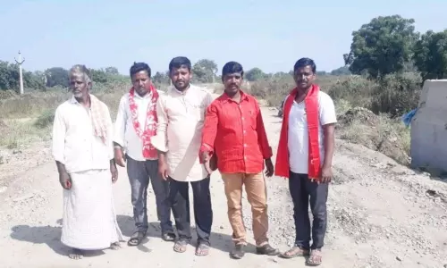 నాగులపల్లి రోడ్డు వెంతెనలు వెంటనే పూర్తి చేయాలని సిపిఐ డిమాండ్