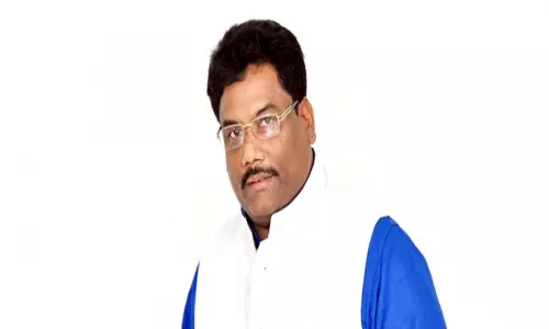 నేడు జగన్ సమక్షంలో వైసీపీలోకి కారెం శివాజీ! నేడు జగన్ సమక్షంలో వైసీపీలోకి కారెం శివాజీ!