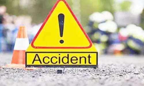 రాంగ్‌ రూట్లో వచ్చి కారుని ఢీకొట్టాడు