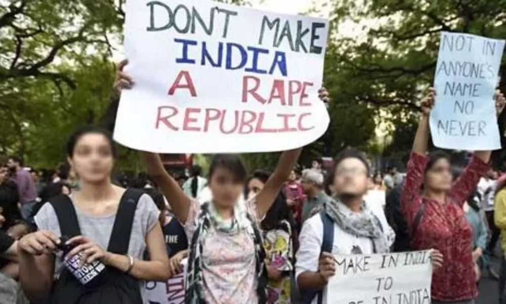 ప్రియంక హత్యపై ఢిల్లీలో ఆందోళనలు ప్రియంక హత్యపై ఢిల్లీలో ఆందోళనలు