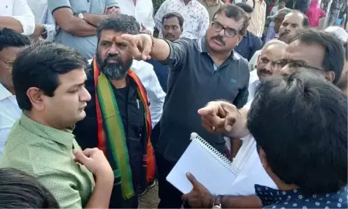 విశాఖలో మంత్రి బొత్స సడన్ విజిట్..