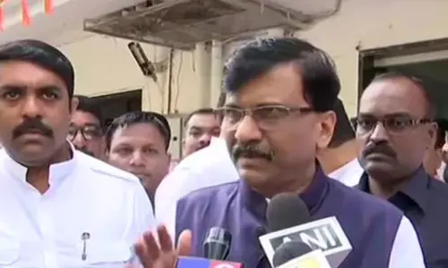 మాజీ సీఎం ఫడ్నవీస్‌‌పై శివసేన ఎంపీ సంజయ్‌ రౌత్‌ కీలక వ్యాఖ్యలు